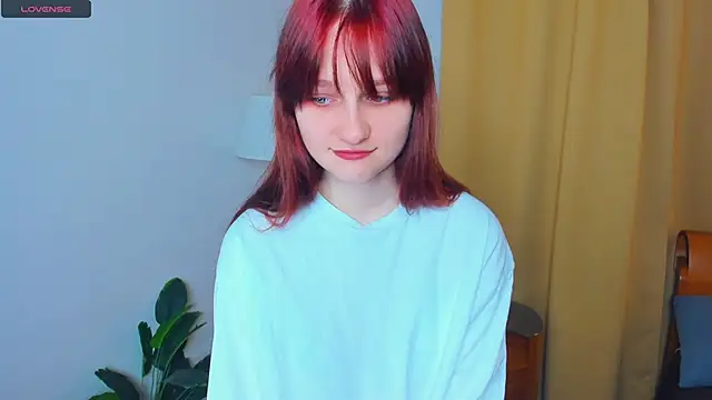 Snapshot of KatyKufel chatting on 11/02/25, 06:54 KatyKufel online show from 11/02/25, 06:54