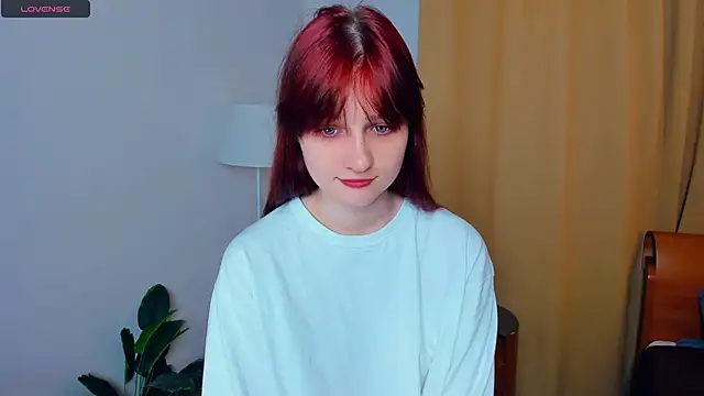 Snapshot of KatyKufel chatting on 11/04/25, 06:40 KatyKufel online show from 11/04/25, 06:40