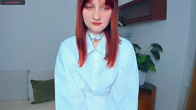 Snapshot of KatyKufel chatting on 11/11/25, 06:52 KatyKufel online show from 11/11/25, 06:52