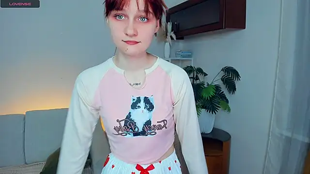 Snapshot of KatyKufel chatting on 11/22/25, 06:40 KatyKufel online show from 11/22/25, 06:40