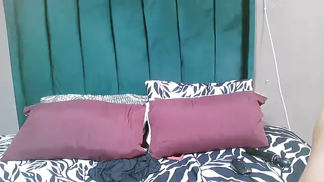 Snapshot of Lovecandy25x chatting on 09/24/25, 12:52 Lovecandy25x online show from 09/24/25, 12:52