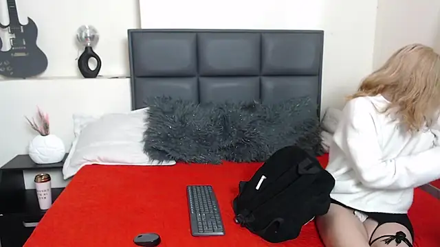 Amnesia  online show from 09/19/25, 01:34