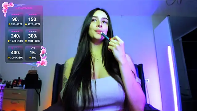 Snapshot of Veronica_Larsson chatting on 09/27/25, 06:24 Veronica Larsson online show from 09/27/25, 06:24