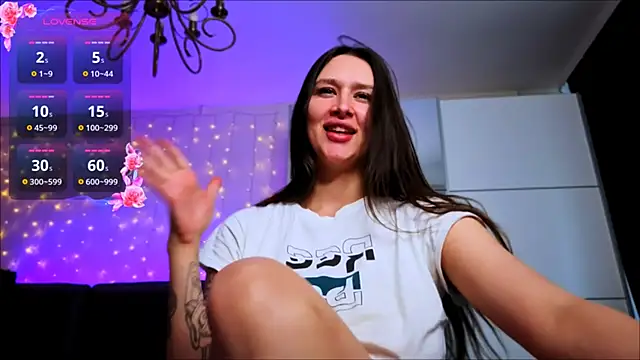 Veronica Larsson online show from 04/04/26, 10:57