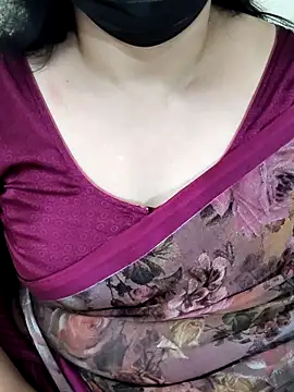 Snapshot of Devikha27 chatting on 04/27/26, 05:00 Devikha27 online show from 04/27/26, 05:00