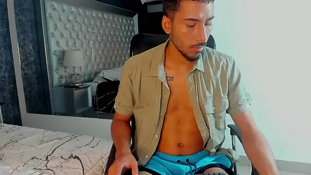 JhosuaCollins  online show from 09/10/25, 05:13