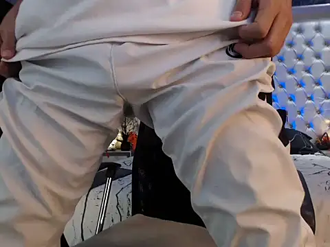 JhosuaCollins  online show from 10/15/25, 02:39