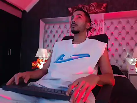 JhosuaCollins  online show from 10/20/25, 02:06