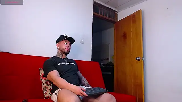 tommyblessd1 online show from 12/20/25, 09:22