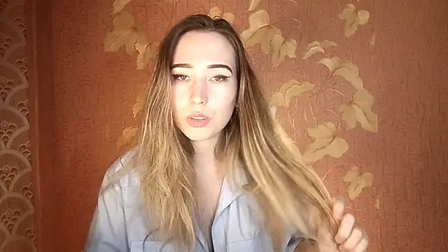 Snapshot of Awora_Wolf chatting on 09/18/25, 08:33 Awora Wolf online show from 09/18/25, 08:33