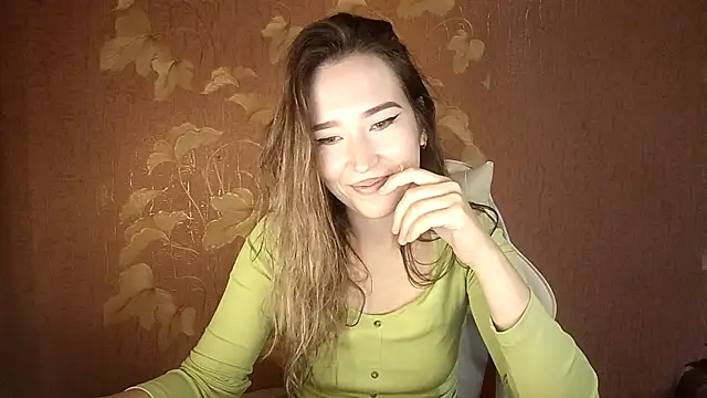 Snapshot of Awora_Wolf chatting on 10/11/25, 08:40 Awora Wolf online show from 10/11/25, 08:40