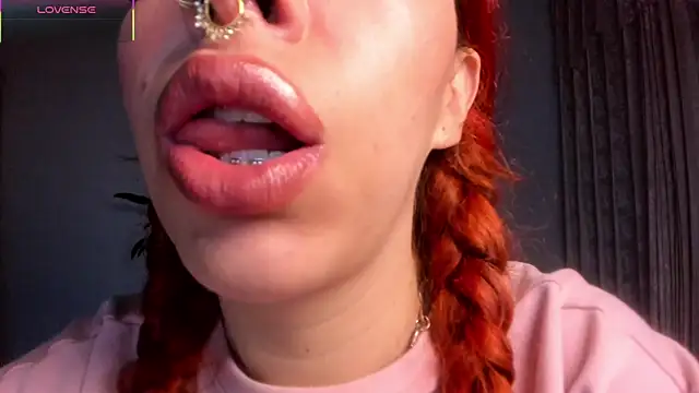 Snapshot of bri_von_dhara__ chatting on 09/17/25, 10:39 bri von dhara   online show from 09/17/25, 10:39