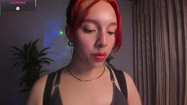 Snapshot of bri_von_dhara__ chatting on 10/06/25, 10:45 bri von dhara   online show from 10/06/25, 10:45