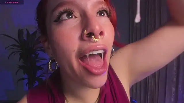 Snapshot of bri_von_dhara__ chatting on 10/19/25, 12:17 bri von dhara   online show from 10/19/25, 12:17