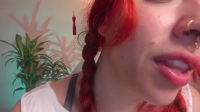 Snapshot of bri_von_dhara__ chatting on 10/23/25, 04:17 bri von dhara   online show from 10/23/25, 04:17