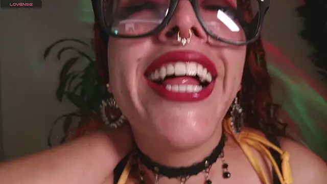 Snapshot of bri_von_dhara__ chatting on 03/20/26, 02:05 bri von dhara online show from 03/20/26, 02:05