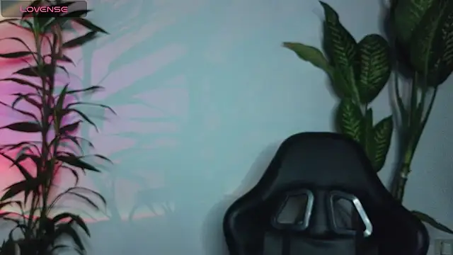 Snapshot of bri_von_dhara__ chatting on 03/26/26, 04:12 bri von dhara online show from 03/26/26, 04:12