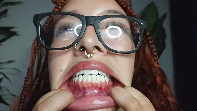 Snapshot of bri_von_dhara__ chatting on 03/27/26, 08:08 bri von dhara online show from 03/27/26, 08:08