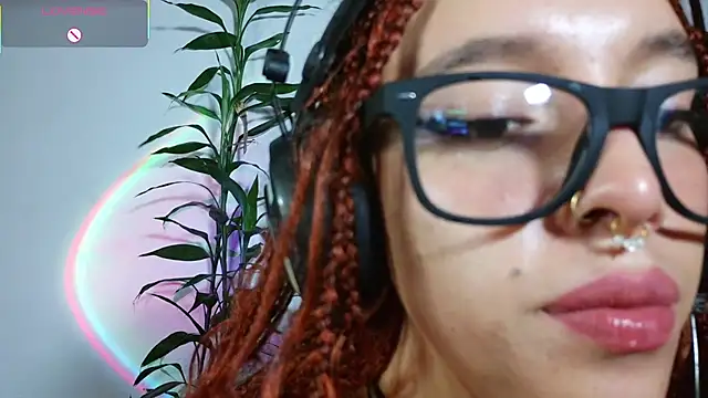 Snapshot of bri_von_dhara__ chatting on 04/07/26, 02:17 bri von dhara online show from 04/07/26, 02:17