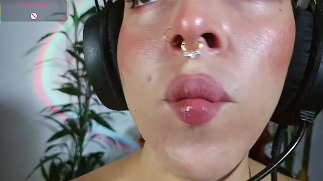 Snapshot of bri_von_dhara__ chatting on 04/11/26, 08:57 bri von dhara online show from 04/11/26, 08:57