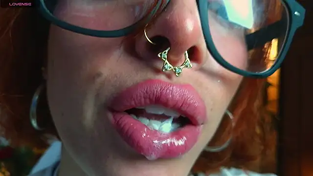 bri von dhara   online show from 06/17/26, 04:19