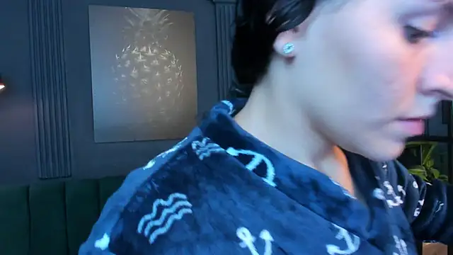 aliceandsia online show from 09/18/25, 01:40