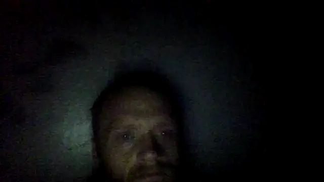 Snapshot of Hurri21 chatting on 11/17/25, 08:53 Hurri21 online show from 11/17/25, 08:53