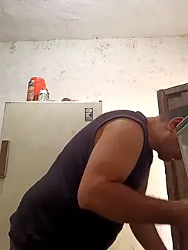 Snapshot of voyerista50 chatting on 09/27/25, 06:02 voyerista50 online show from 09/27/25, 06:02