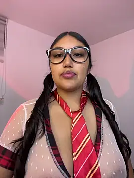 Snapshot of SharaRous chatting on 07/11/26, 10:22 SharaRous online show from 07/11/26, 10:22