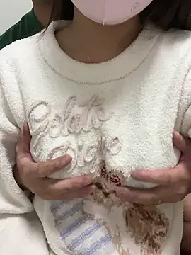 Snapshot of erokami36 chatting on 10/28/25, 01:47 erokami36 online show from 10/28/25, 01:47