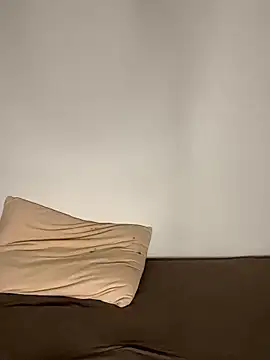 Snapshot of erokami36 chatting on 11/06/25, 02:18 erokami36 online show from 11/06/25, 02:18