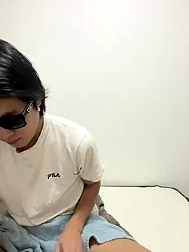 Snapshot of erokami36 chatting on 11/09/25, 02:26 erokami36 online show from 11/09/25, 02:26