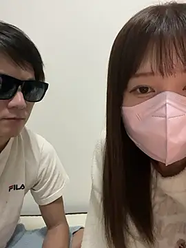 Snapshot of erokami36 chatting on 11/10/25, 04:17 erokami36 online show from 11/10/25, 04:17