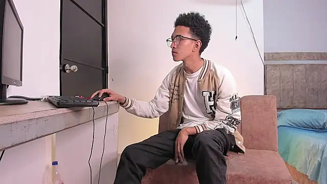 Cj davis  online show from 10/08/25, 03:37