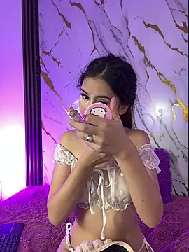 Snapshot of nina_vixen chatting on 05/15/26, 06:59 nina vixen online show from 05/15/26, 06:59