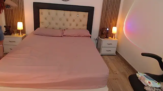 Red kytty6 online show from 10/22/25, 09:14