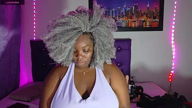 Snapshot of ebony_NeighborMoans chatting on 04/22/26, 03:20 ebony NeighborMoans online show from 04/22/26, 03:20