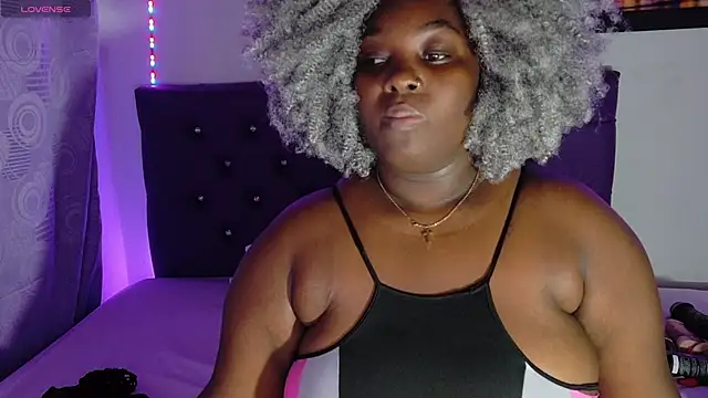 Snapshot of ebony_NeighborMoans chatting on 04/24/26, 03:09 ebony NeighborMoans online show from 04/24/26, 03:09