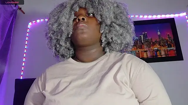 Snapshot of ebony_NeighborMoans chatting on 04/25/26, 02:58 ebony NeighborMoans online show from 04/25/26, 02:58
