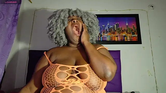 Snapshot of ebony_NeighborMoans chatting on 05/12/26, 07:49 ebony NeighborMoans online show from 05/12/26, 07:49