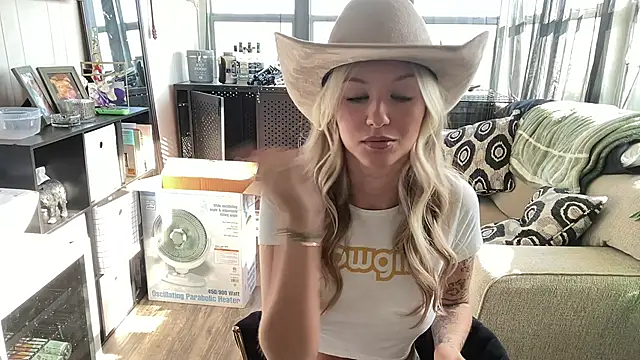 playwithdakota online show from 11/26/25, 06:42