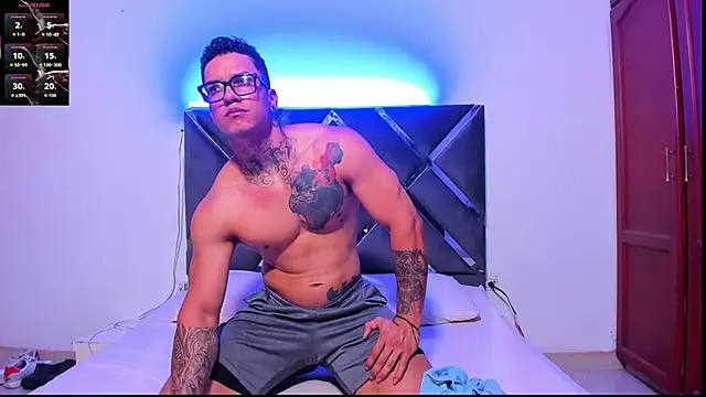 Snapshot of ArnoldSexy_ chatting on 11/04/25, 03:22 ArnoldSexy online show from 11/04/25, 03:22