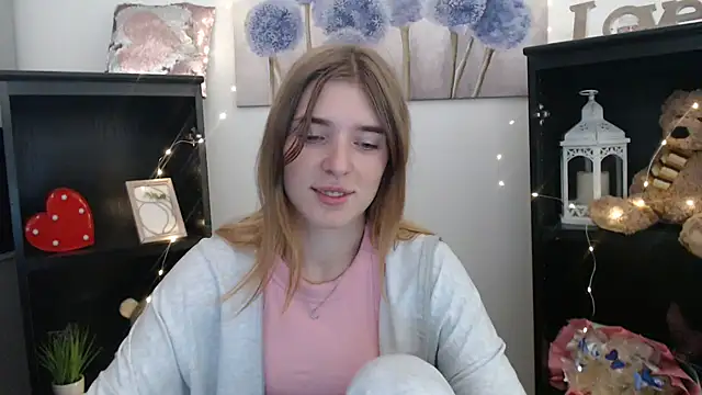 Snapshot of JuiceLips__ chatting on 09/11/25, 06:46 JuiceLips   online show from 09/11/25, 06:46