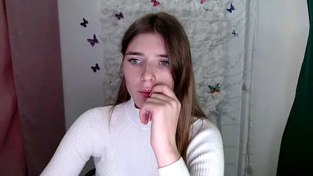 Snapshot of JuiceLips__ chatting on 09/17/25, 12:40 JuiceLips   online show from 09/17/25, 12:40