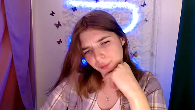 Snapshot of JuiceLips__ chatting on 09/23/25, 07:11 JuiceLips   online show from 09/23/25, 07:11