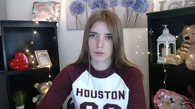 Snapshot of JuiceLips__ chatting on 09/25/25, 08:40 JuiceLips   online show from 09/25/25, 08:40