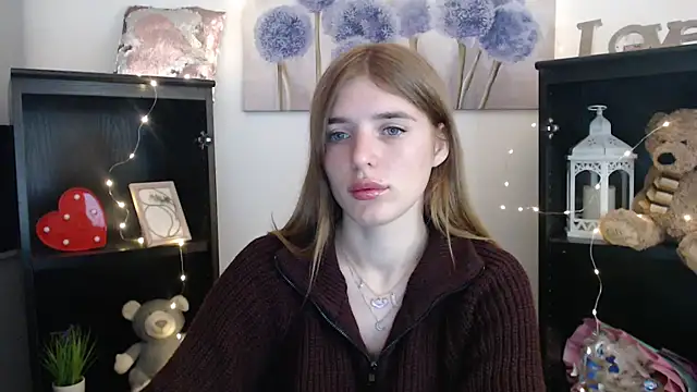 Snapshot of JuiceLips__ chatting on 09/30/25, 10:31 JuiceLips   online show from 09/30/25, 10:31