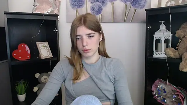 Snapshot of JuiceLips__ chatting on 10/06/25, 06:55 JuiceLips   online show from 10/06/25, 06:55