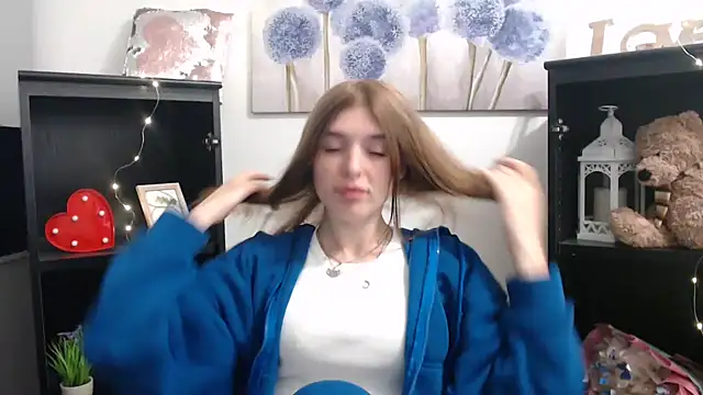 Snapshot of JuiceLips__ chatting on 10/07/25, 02:36 JuiceLips   online show from 10/07/25, 02:36