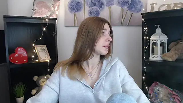 Snapshot of JuiceLips__ chatting on 10/09/25, 09:18 JuiceLips   online show from 10/09/25, 09:18